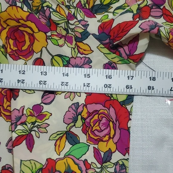 NWT Vince Camuto Women's Floral Off the Shoulder Tie Hem Top Size XS - Picture 10 of 11